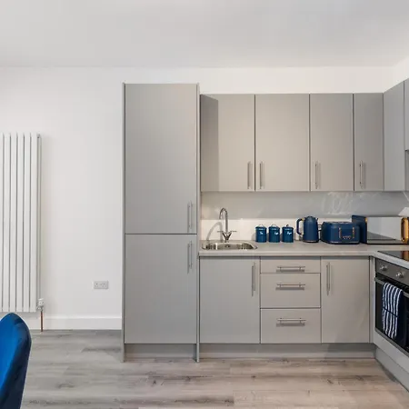 Modern 2 Bedroom Apt 3 Min Walk To Tube Station London Exterior photo