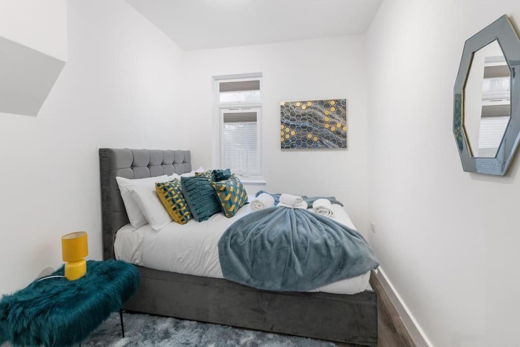 Modern 2 Bedroom 3 Min Walk To Tube Station
