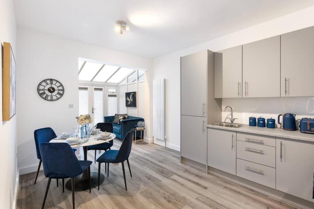 Apartment Modern 2 Bedroom 3 Min Walk To Tube Station *